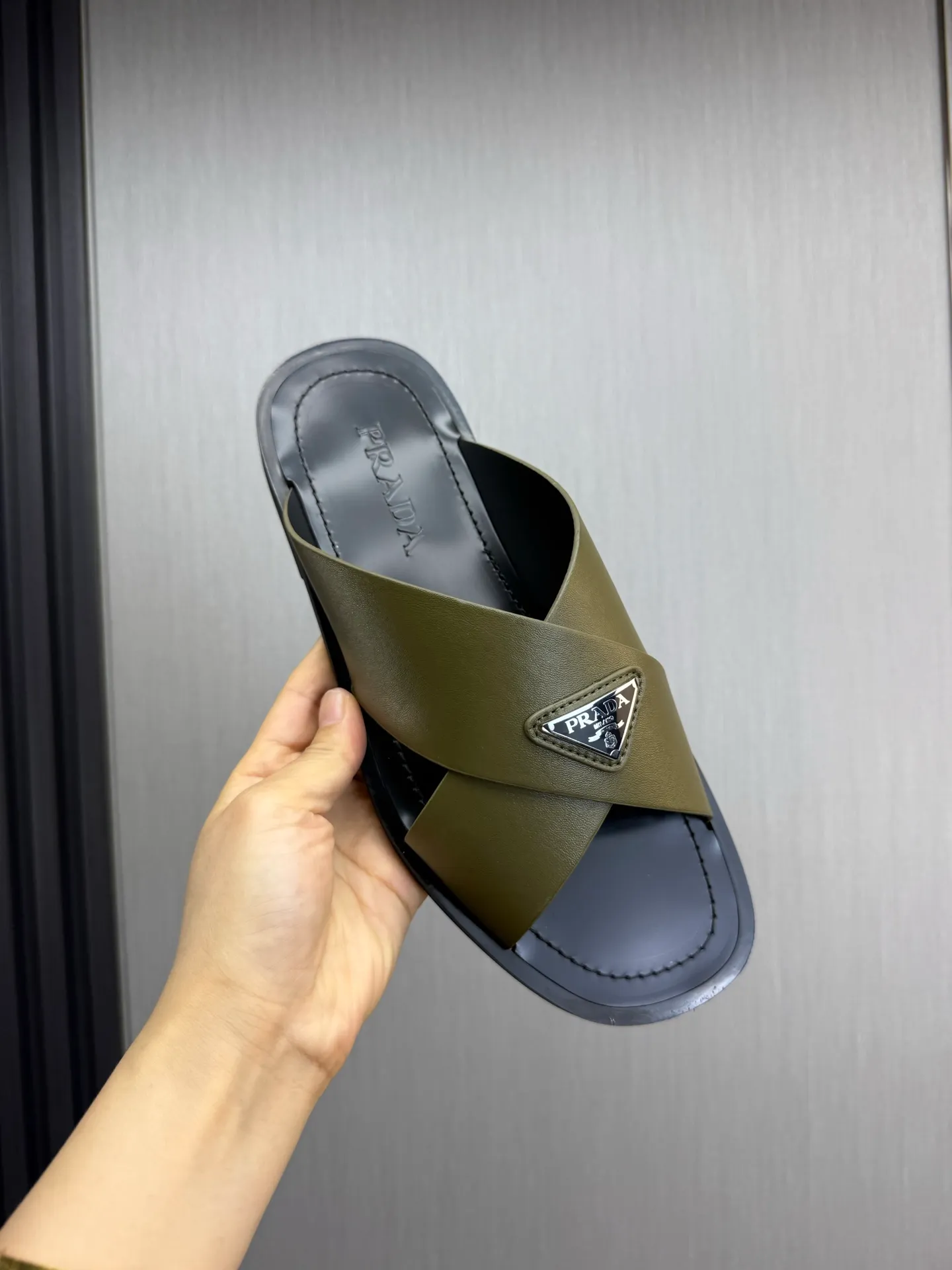 Factory price 340💰 ＰＲＡＤＡPrada - popular men's slippers hot sale 🔥 🩴Official website one to one production 38-45 sizes 45 46 🉑️Customized!